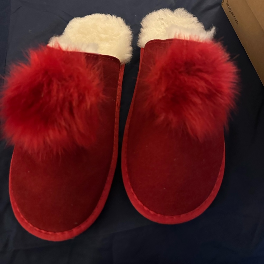 Bearpaw Slippers size 11